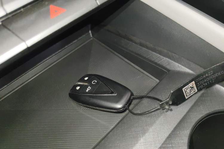 Used CHANGAN UNI-V iDD 2024 Blue Whale Smart Electric iDD 136km Smart & Fun Model Interior 1