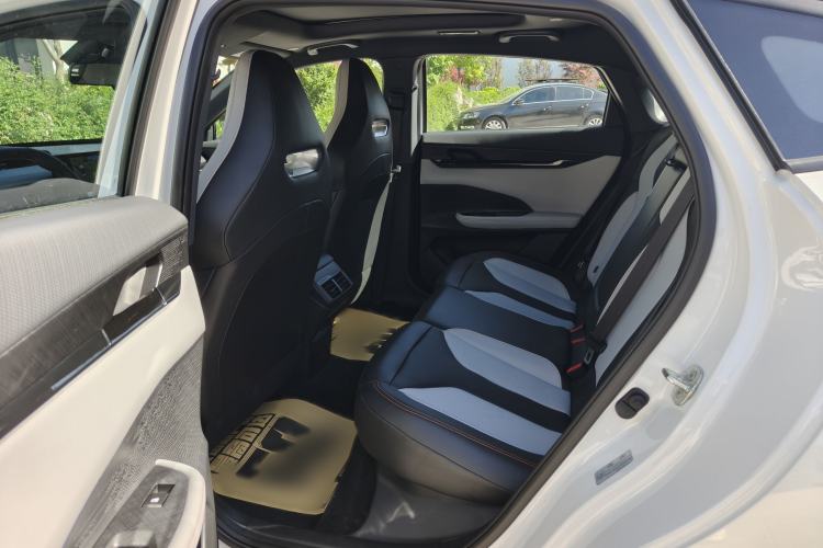 Used CHANGAN UNI-V iDD 2024 Blue Whale Smart Electric iDD 136km Luxury Model Interior 3