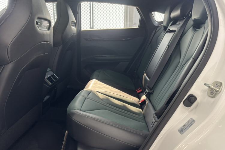 Used CHANGAN UNI-V iDD 2024 Blue Whale Smart Electric iDD 136km Luxury Model Interior 3
