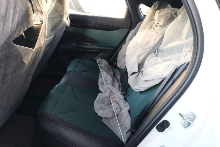 Used CHANGAN UNI-V iDD 2024 Blue Whale Smart Electric iDD 136km Luxury Model Interior 4