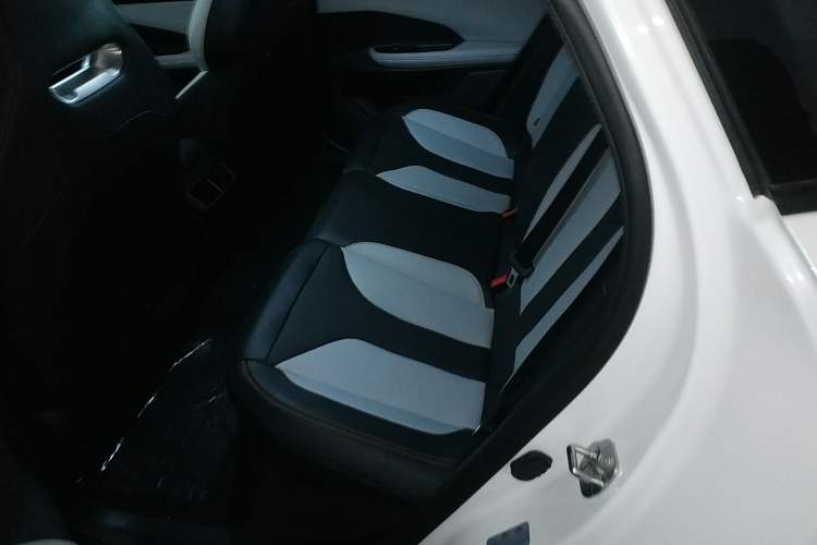 Used CHANGAN UNI-V iDD 2024 Blue Whale Smart Electric iDD 136km ZhiKu Model Interior 4