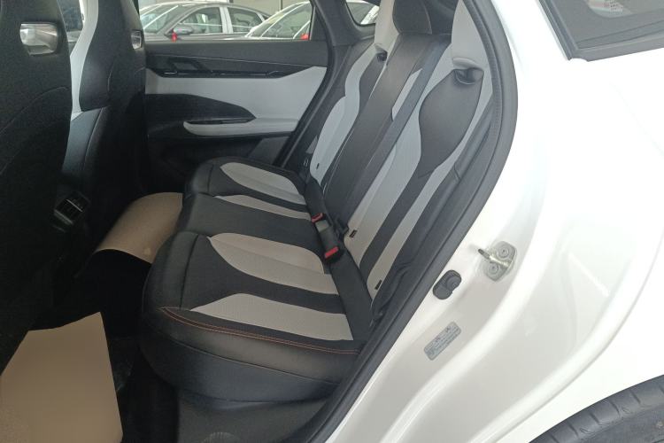 Used CHANGAN UNI-V iDD 2024 Blue Whale Smart Electric iDD 136km ZhiKu Model Interior 4