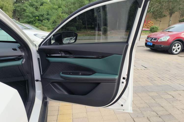Used CHANGAN UNI-V iDD 2024 Blue Whale Smart Electric iDD 136km ZhiKu Model Interior 5