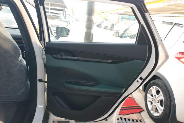 Used CHANGAN UNI-V iDD 2024 Blue Whale Smart Electric iDD 136km Luxury Model Interior 6