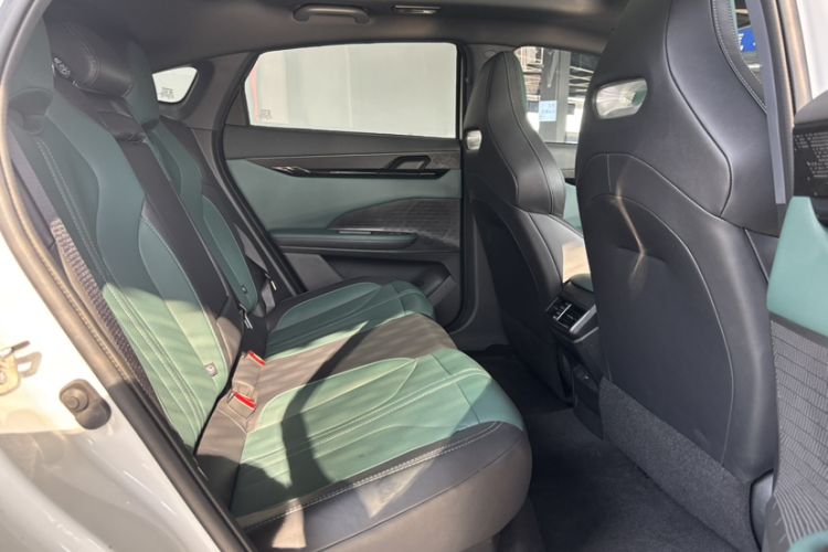 Used CHANGAN UNI-V iDD 2024 Blue Whale Smart Electric iDD 136km Luxury Model Interior 6