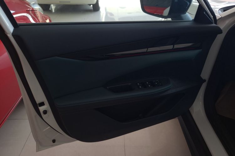 Used CHANGAN UNI-V iDD 2024 Blue Whale Smart Electric iDD 136km Luxury Model Left Front Door Interior