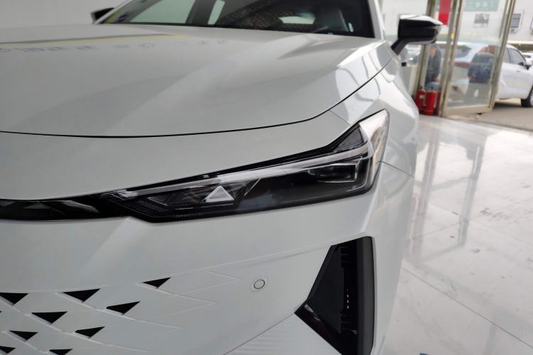 Used CHANGAN UNI-V iDD 2024 Blue Whale Smart Electric iDD 136km ZhiKu Model Left Front Headlight