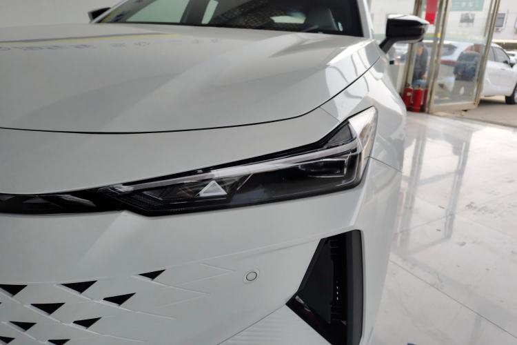 Used CHANGAN UNI-V iDD 2024 Blue Whale Smart Electric iDD 136km ZhiKu Model Left Front Headlight
