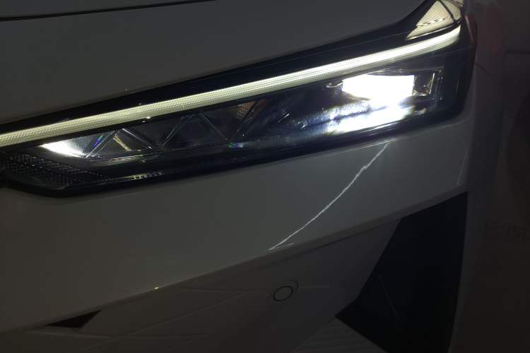 Used CHANGAN UNI-V iDD 2024 Blue Whale Smart Electric iDD 136km Luxury Model Left Front Headlight