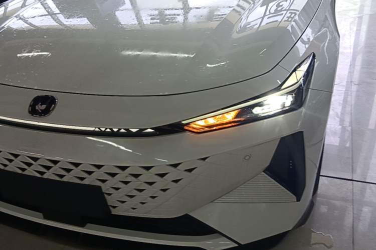 Used CHANGAN UNI-V iDD 2024 Blue Whale Smart Electric iDD 136km Luxury Model Left Front Headlight