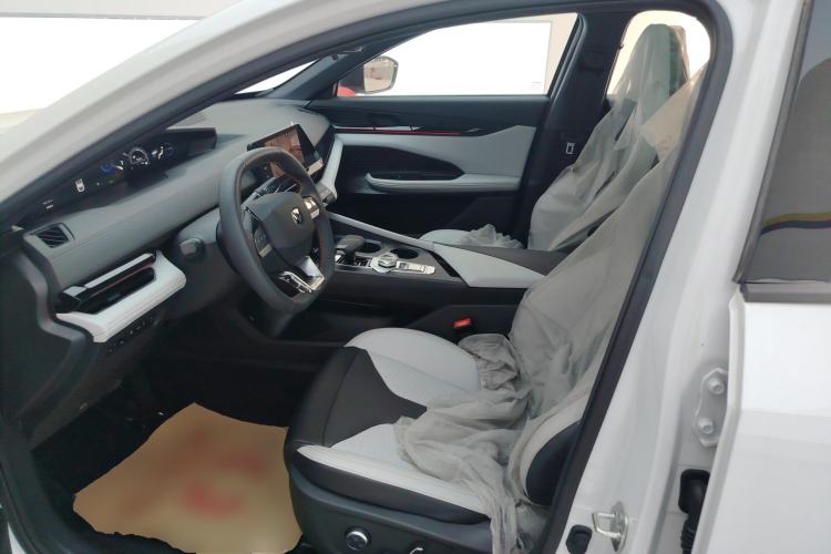Used CHANGAN UNI-V iDD 2024 Blue Whale Smart Electric iDD 136km Luxury Model Left Front Seat