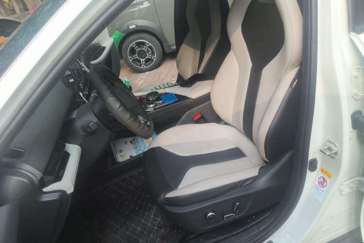 Used CHANGAN UNI-V iDD 2024 Blue Whale Smart Electric iDD 136km Luxury Model Left Front Seat