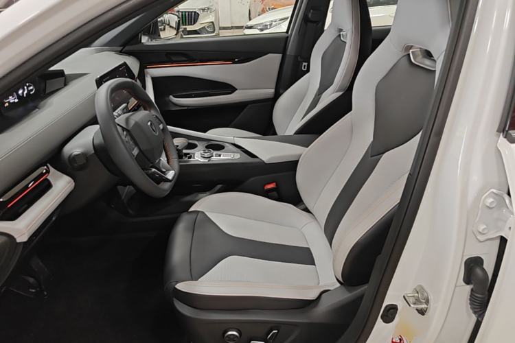 Used CHANGAN UNI-V iDD 2024 Blue Whale Smart Electric iDD 136km Luxury Model Left Front Seat