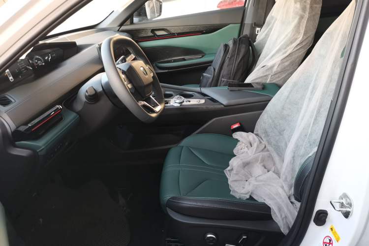 Used CHANGAN UNI-V iDD 2024 Blue Whale Smart Electric iDD 136km Luxury Model Left Front Seat