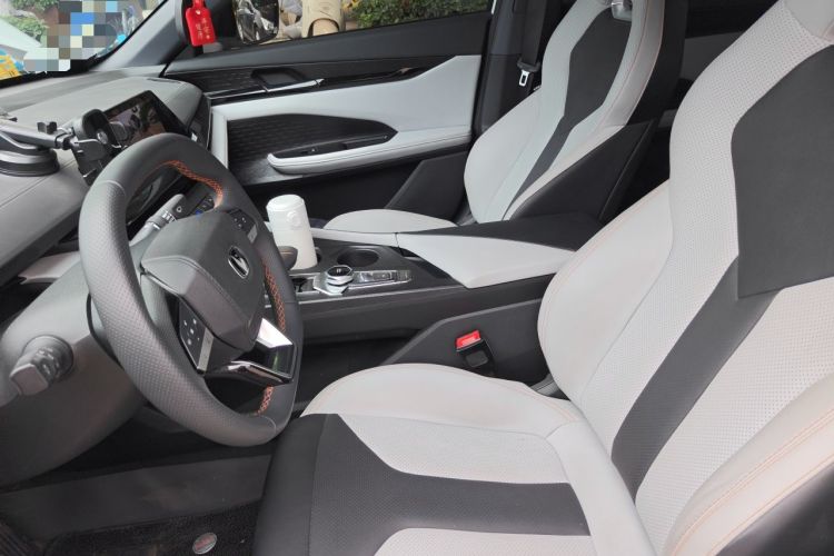 Used CHANGAN UNI-V iDD 2024 Blue Whale Smart Electric iDD 136km Luxury Model Left Front Seat