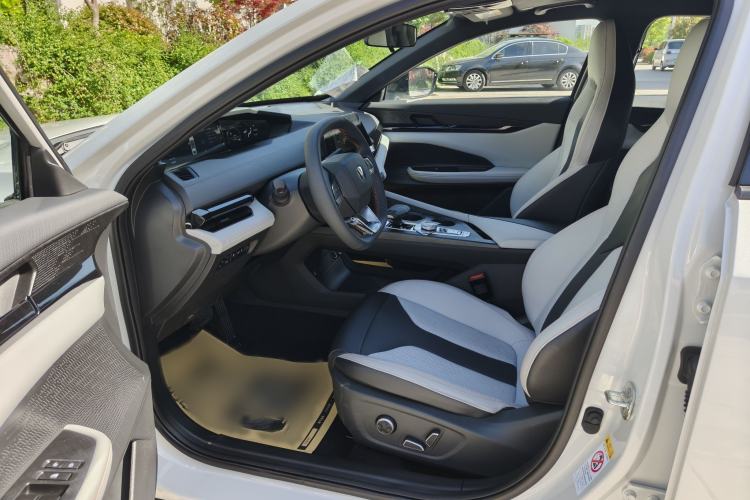 Used CHANGAN UNI-V iDD 2024 Blue Whale Smart Electric iDD 136km Luxury Model Left Front Seat
