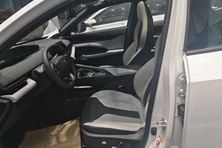 Used CHANGAN UNI-V iDD 2024 Blue Whale Smart Electric iDD 136km Luxury Model Left Front Seat