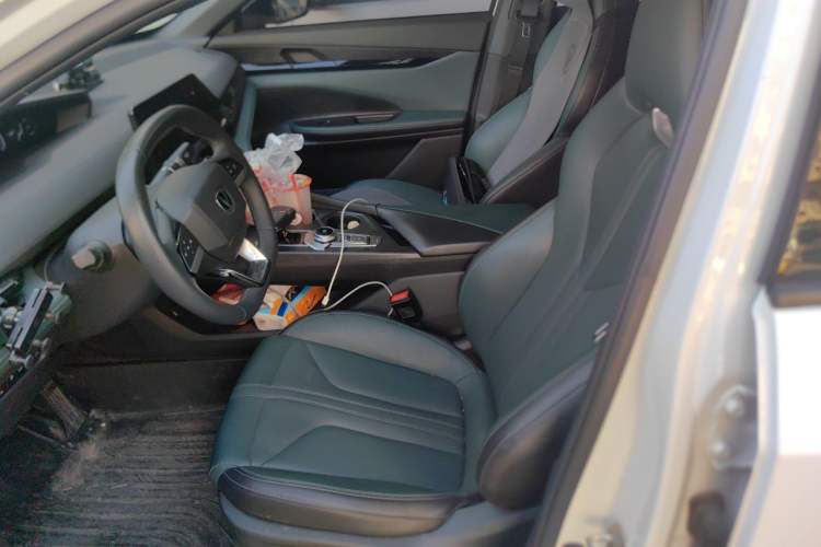 Used CHANGAN UNI-V iDD 2024 Blue Whale Smart Electric iDD 136km ZhiKu Model Left Front Seat
