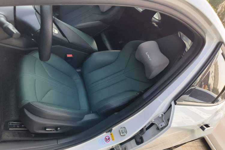 Used CHANGAN UNI-V iDD 2024 Blue Whale Smart Electric iDD 136km ZhiKu Model Left Front Seat