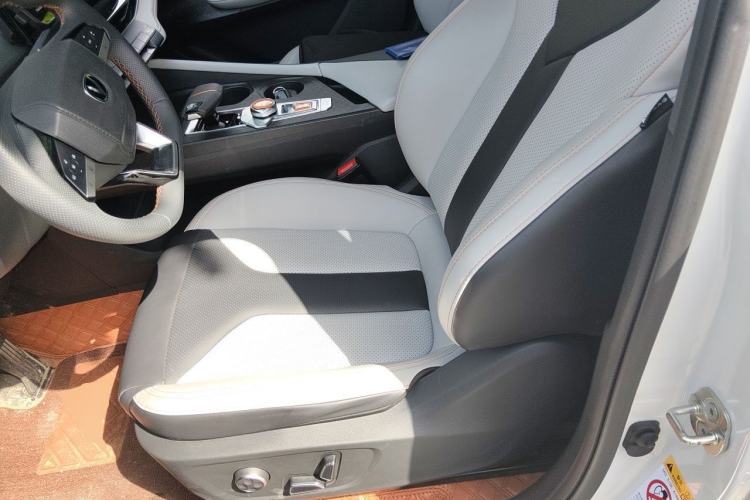 Used CHANGAN UNI-V iDD 2024 Blue Whale Smart Electric iDD 136km Luxury Model Left Front Seat