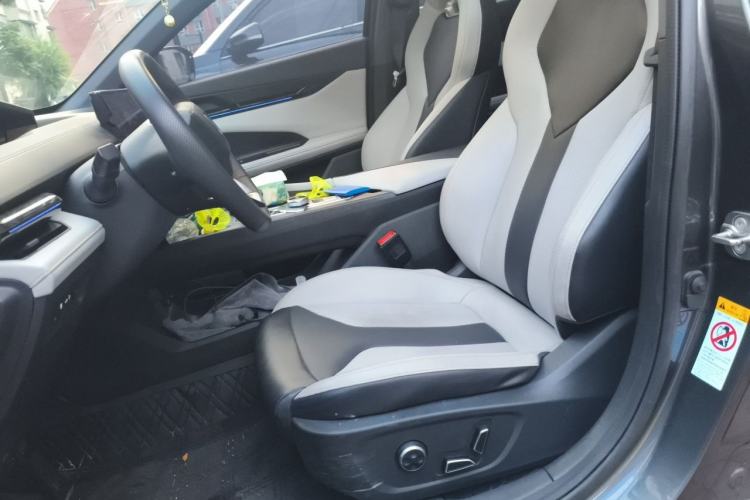Used CHANGAN UNI-V iDD 2024 Blue Whale Smart Electric iDD 136km Luxury Model Left Front Seat