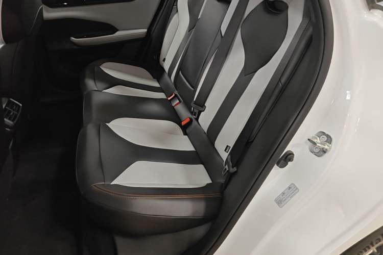 Used CHANGAN UNI-V iDD 2024 Blue Whale Smart Electric iDD 136km Luxury Model Left Rear Seat