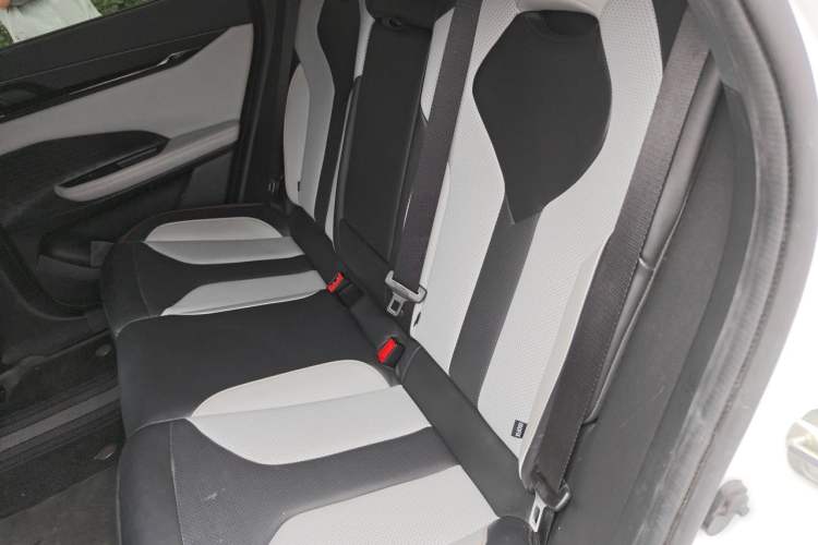 Used CHANGAN UNI-V iDD 2024 Blue Whale Smart Electric iDD 136km Luxury Model Left Rear Seat
