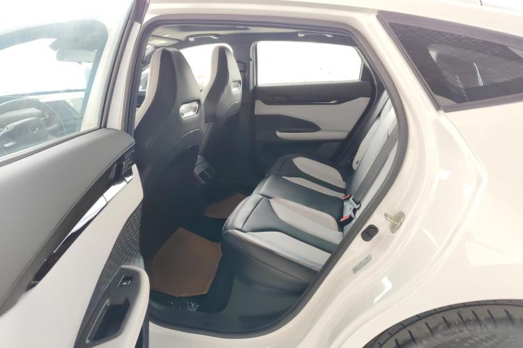 Used CHANGAN UNI-V iDD 2024 Blue Whale Smart Electric iDD 136km ZhiKu Model Left Rear Seat