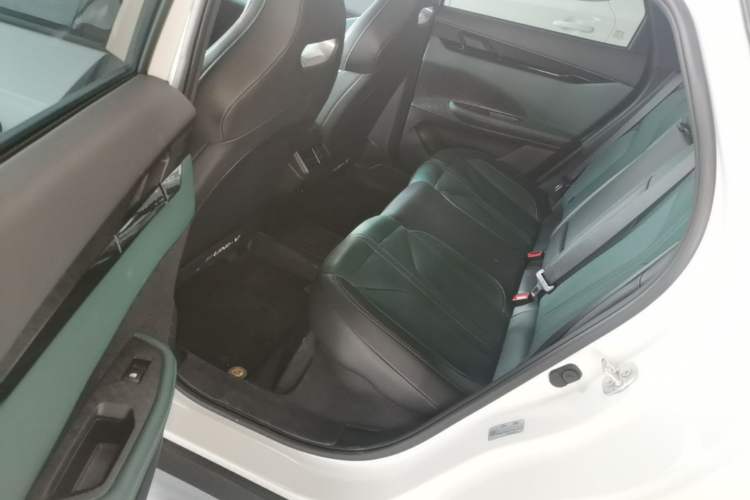 Used CHANGAN UNI-V iDD 2024 Blue Whale Smart Electric iDD 136km Luxury Model Left Rear Seat