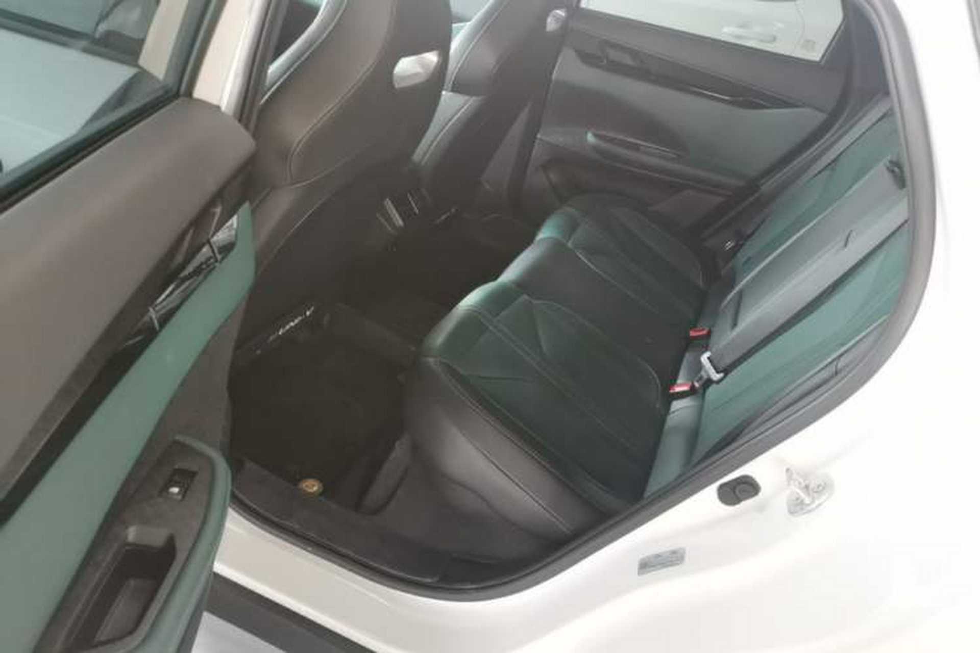 Used CHANGAN UNI-V iDD 2024 Blue Whale Smart Electric iDD 136km Luxury Model Left Rear Seat