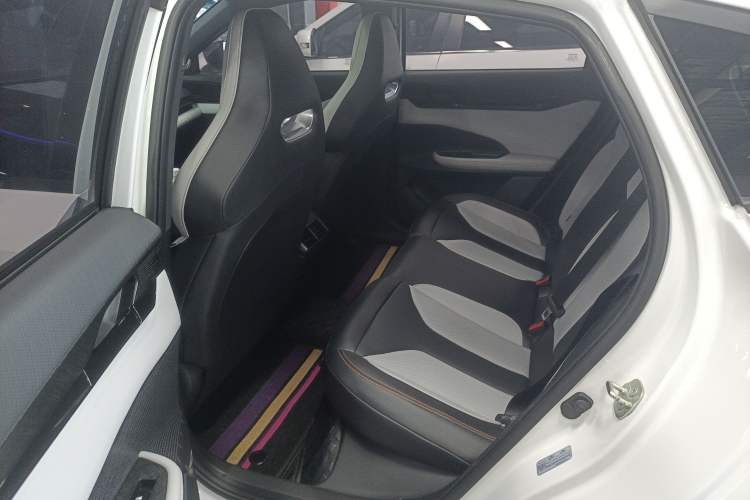 Used CHANGAN UNI-V iDD 2024 Blue Whale Smart Electric iDD 136km ZhiKu Model Left Rear Seat