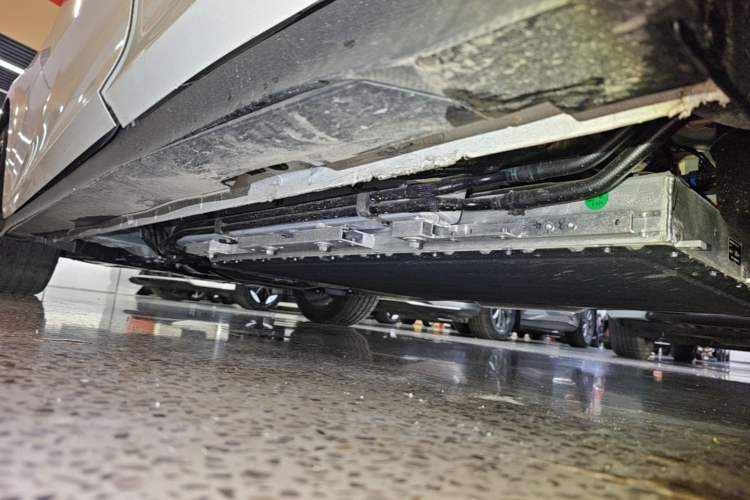 Used CHANGAN UNI-V iDD 2024 Blue Whale Smart Electric iDD 136km ZhiKu Model Left Side Sill