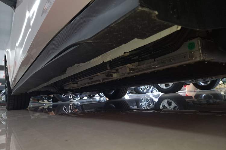 Used CHANGAN UNI-V iDD 2024 Blue Whale Smart Electric iDD 136km Luxury Model Left Side Sill