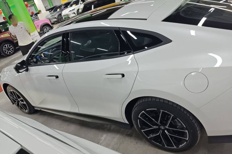 Used CHANGAN UNI-V iDD 2024 Blue Whale Smart Electric iDD 136km Luxury Model Left Side