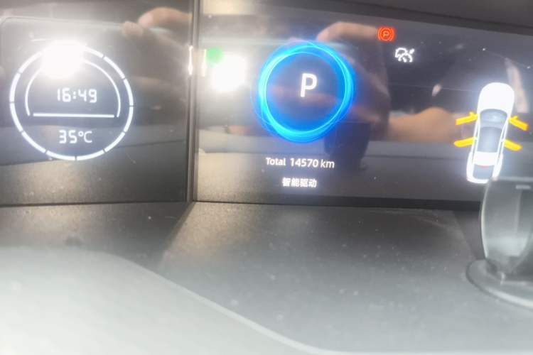 Used CHANGAN UNI-V iDD 2024 Blue Whale Smart Electric iDD 136km Luxury Model Odometer Close Up