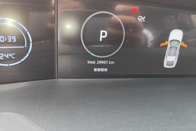 Used CHANGAN UNI-V iDD 2024 Blue Whale Smart Electric iDD 136km Luxury Model Odometer Close Up