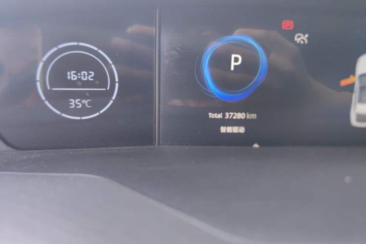 Used CHANGAN UNI-V iDD 2024 Blue Whale Smart Electric iDD 136km ZhiKu Model Odometer Close Up
