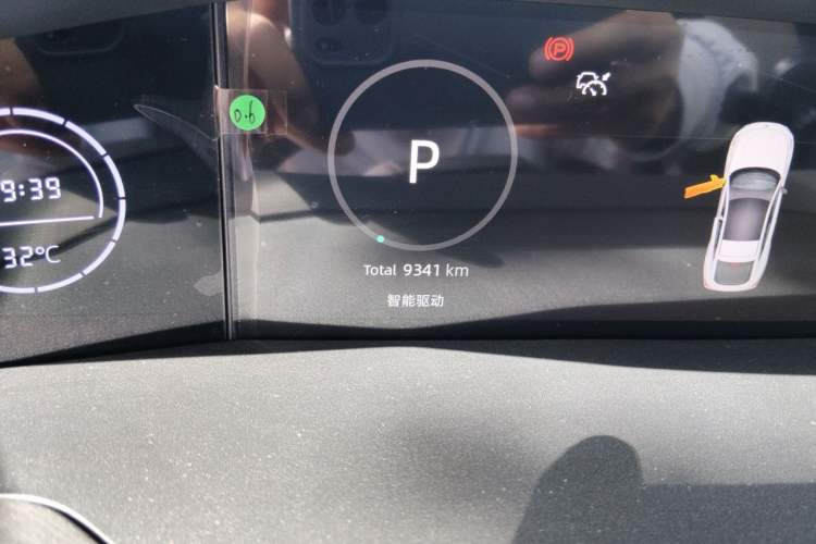 Used CHANGAN UNI-V iDD 2024 Blue Whale Smart Electric iDD 136km Luxury Model Odometer Close Up