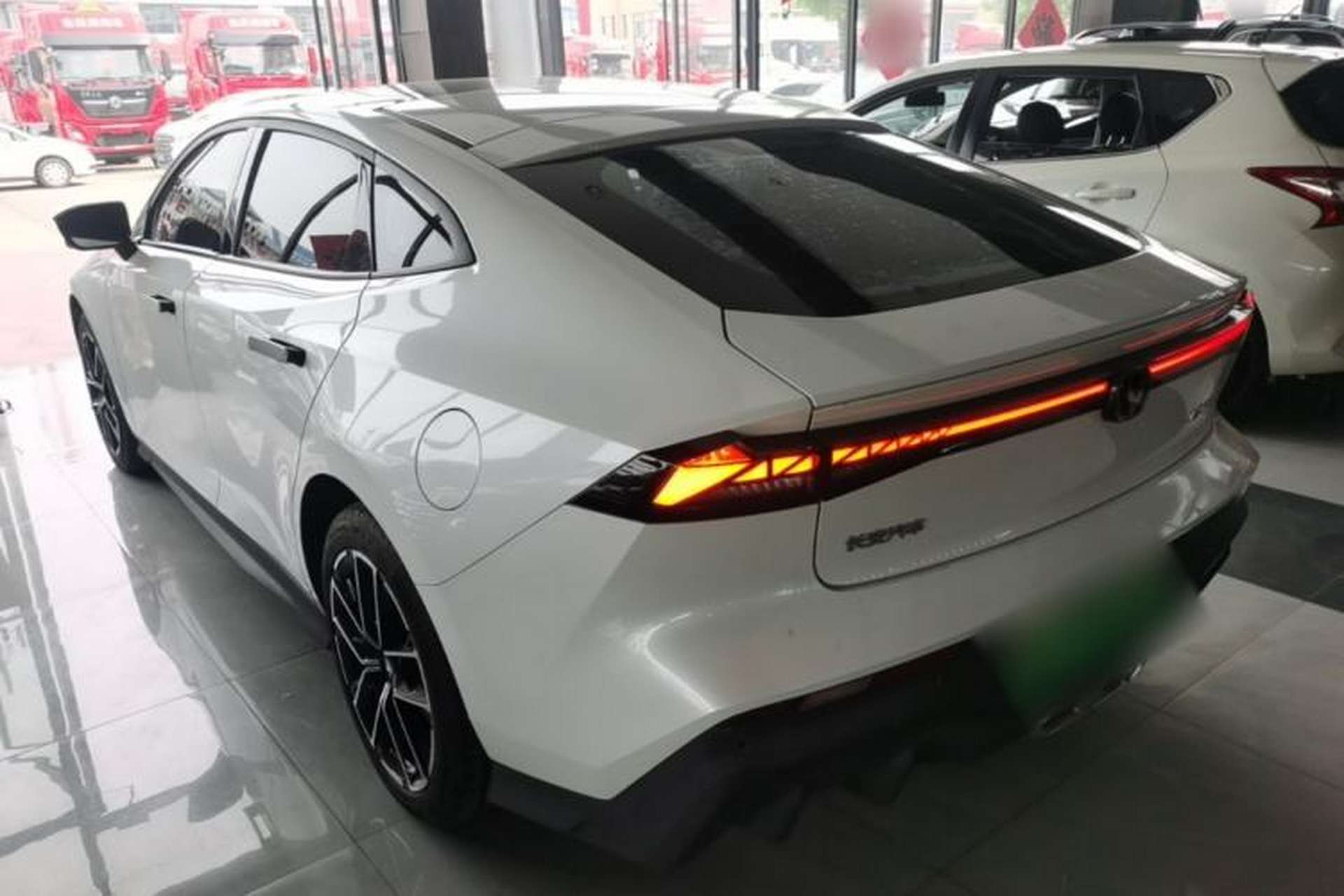 Used CHANGAN UNI-V iDD 2024 Blue Whale Smart Electric iDD 136km Luxury Model Rear Left 45 Deg