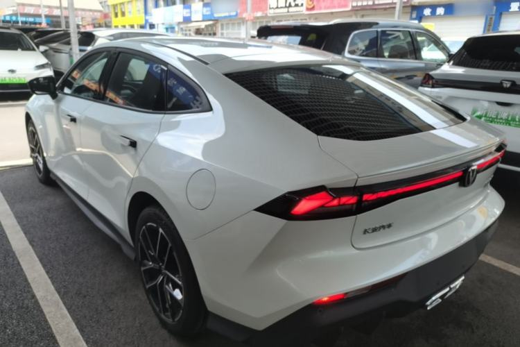 Used CHANGAN UNI-V iDD 2024 Blue Whale Smart Electric iDD 136km ZhiKu Model Rear Left 45 Deg
