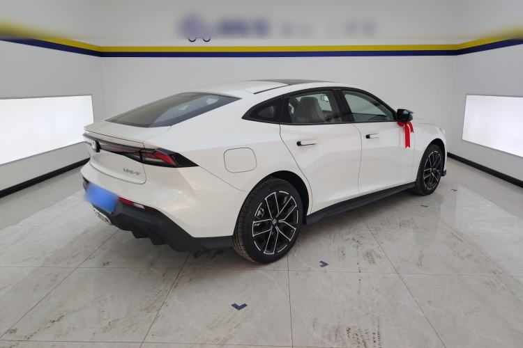 Used CHANGAN UNI-V iDD 2024 Blue Whale Smart Electric iDD 136km Luxury Model Rear Right 45 Deg