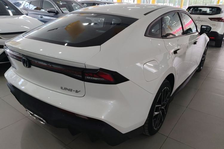 Used CHANGAN UNI-V iDD 2024 Blue Whale Smart Electric iDD 136km ZhiKu Model Rear Right 45 Deg