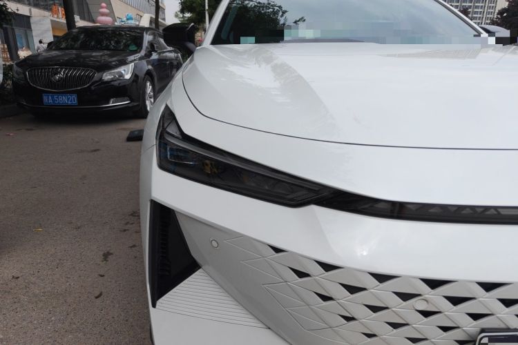 Used CHANGAN UNI-V iDD 2024 Blue Whale Smart Electric iDD 136km Luxury Model Right Front Headlight