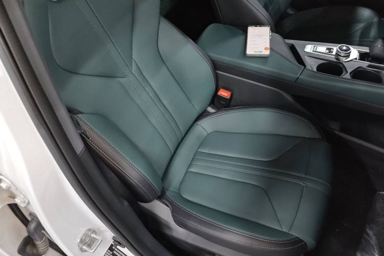Used CHANGAN UNI-V iDD 2024 Blue Whale Smart Electric iDD 136km ZhiKu Model Right Front Seat