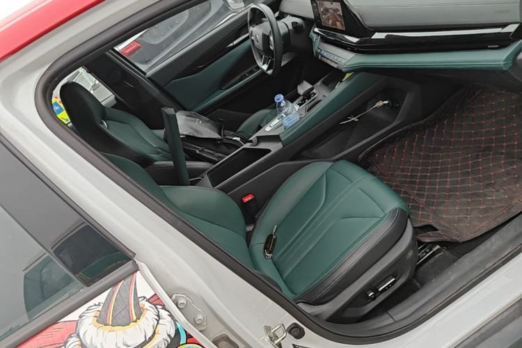Used CHANGAN UNI-V iDD 2024 Blue Whale Smart Electric iDD 136km ZhiKu Model Right Front Seat