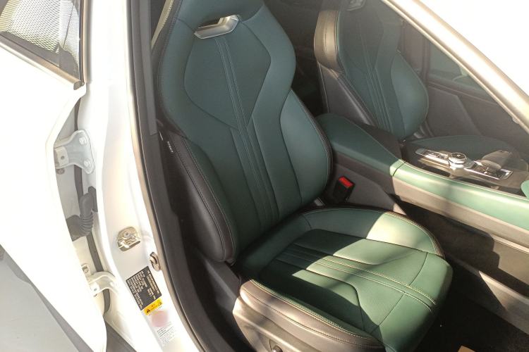 Used CHANGAN UNI-V iDD 2024 Blue Whale Smart Electric iDD 136km Luxury Model Right Front Seat
