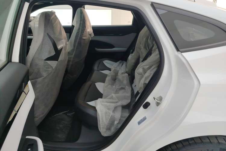 Used CHANGAN UNI-V iDD 2024 Blue Whale Smart Electric iDD 136km Luxury Model Right Rear Seat