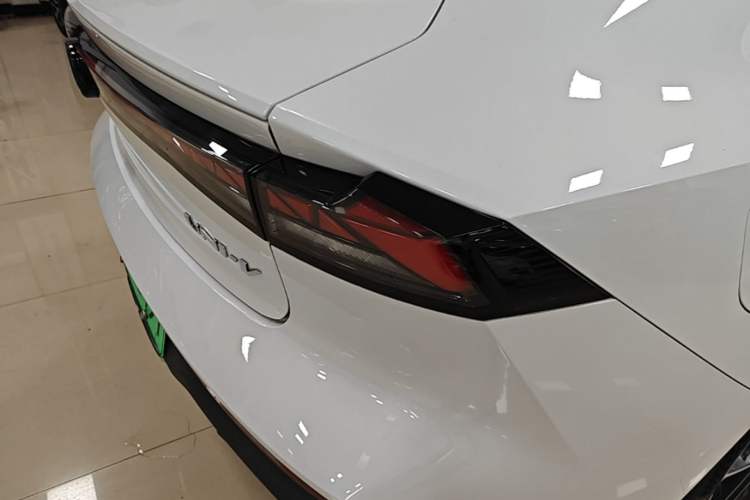 Used CHANGAN UNI-V iDD 2024 Blue Whale Smart Electric iDD 136km Luxury Model Right Rear Taillight