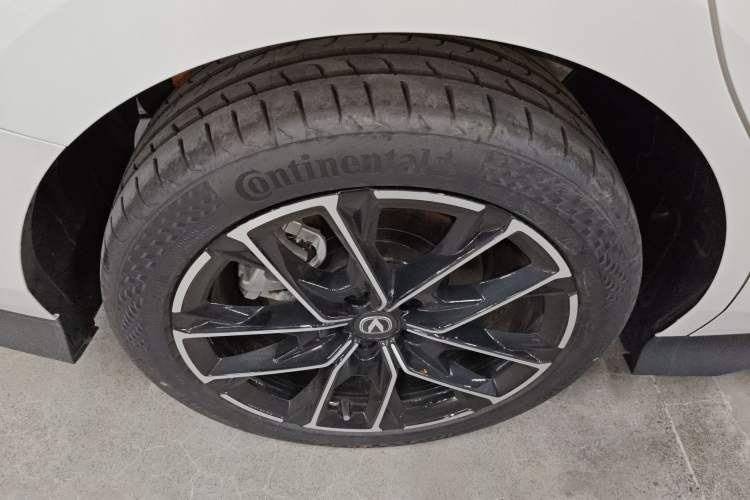 Used CHANGAN UNI-V iDD 2024 Blue Whale Smart Electric iDD 136km ZhiKu Model Right Rear Wheel Hub