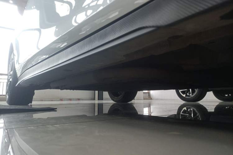 Used CHANGAN UNI-V iDD 2024 Blue Whale Smart Electric iDD 136km ZhiKu Model Right Side Sill